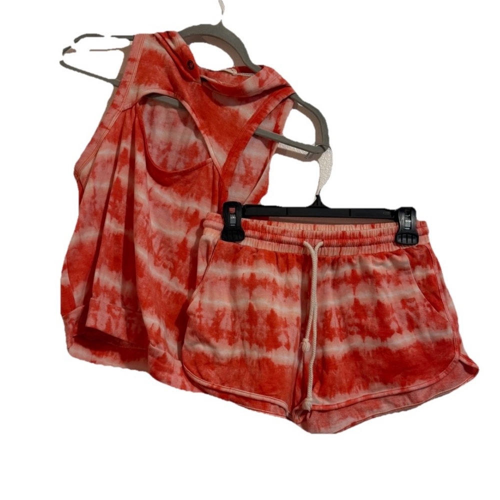 Meraki Coral Tie-Dye Lounge Shorts and tank. Two piece set.